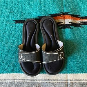 Nike Comfort Slide